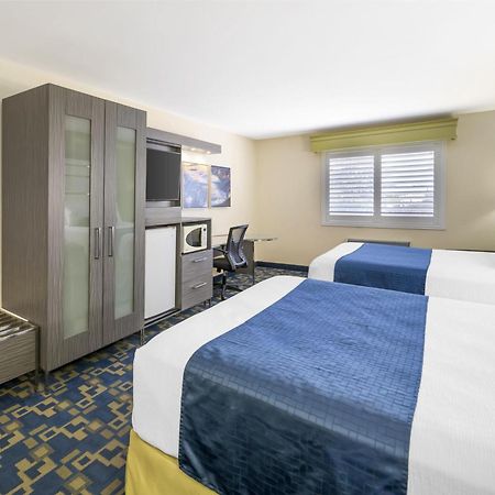 Best Western Antelope Inn & Suites Ред Блъф Екстериор снимка