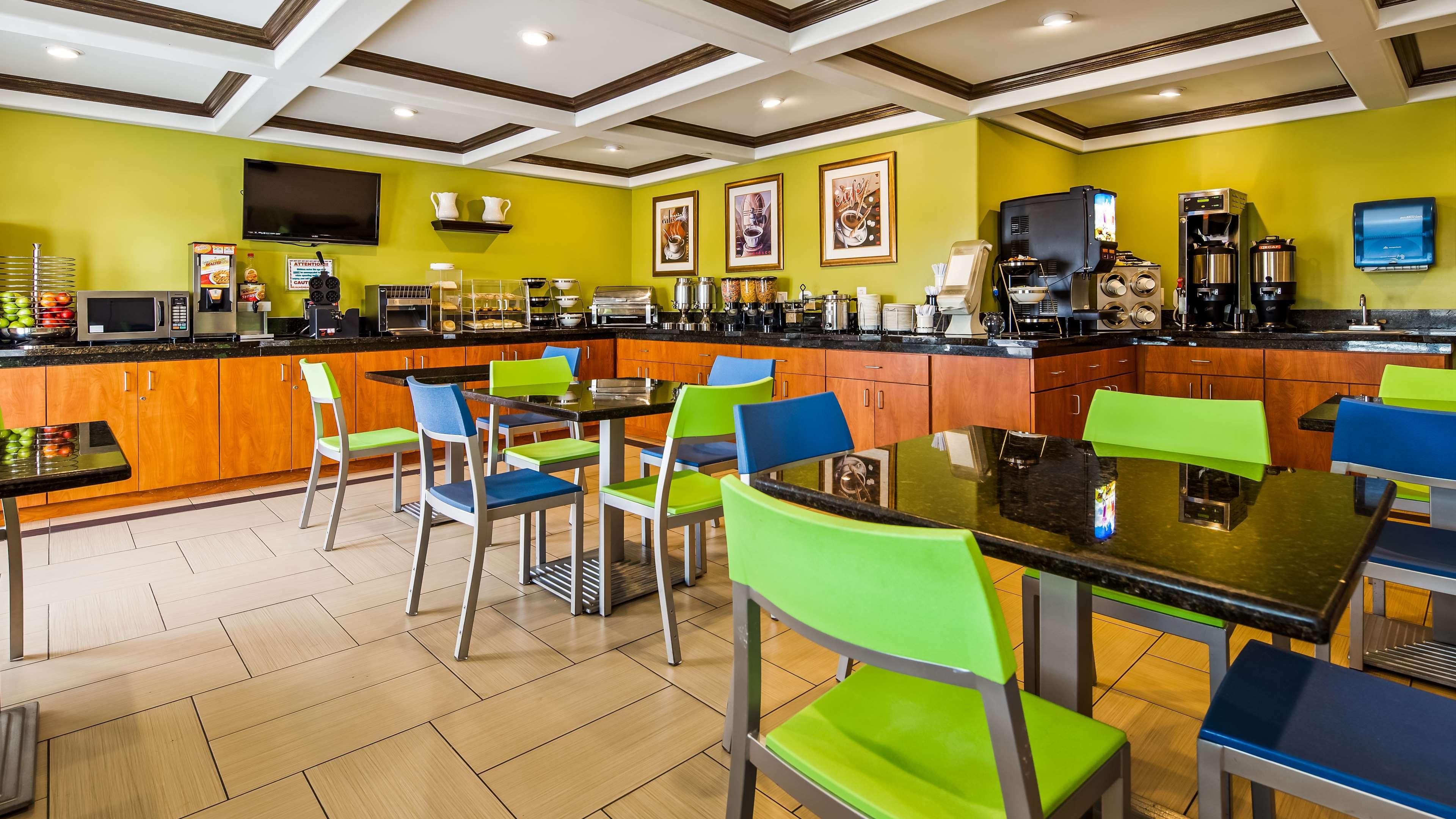Best Western Antelope Inn & Suites Ред Блъф Екстериор снимка
