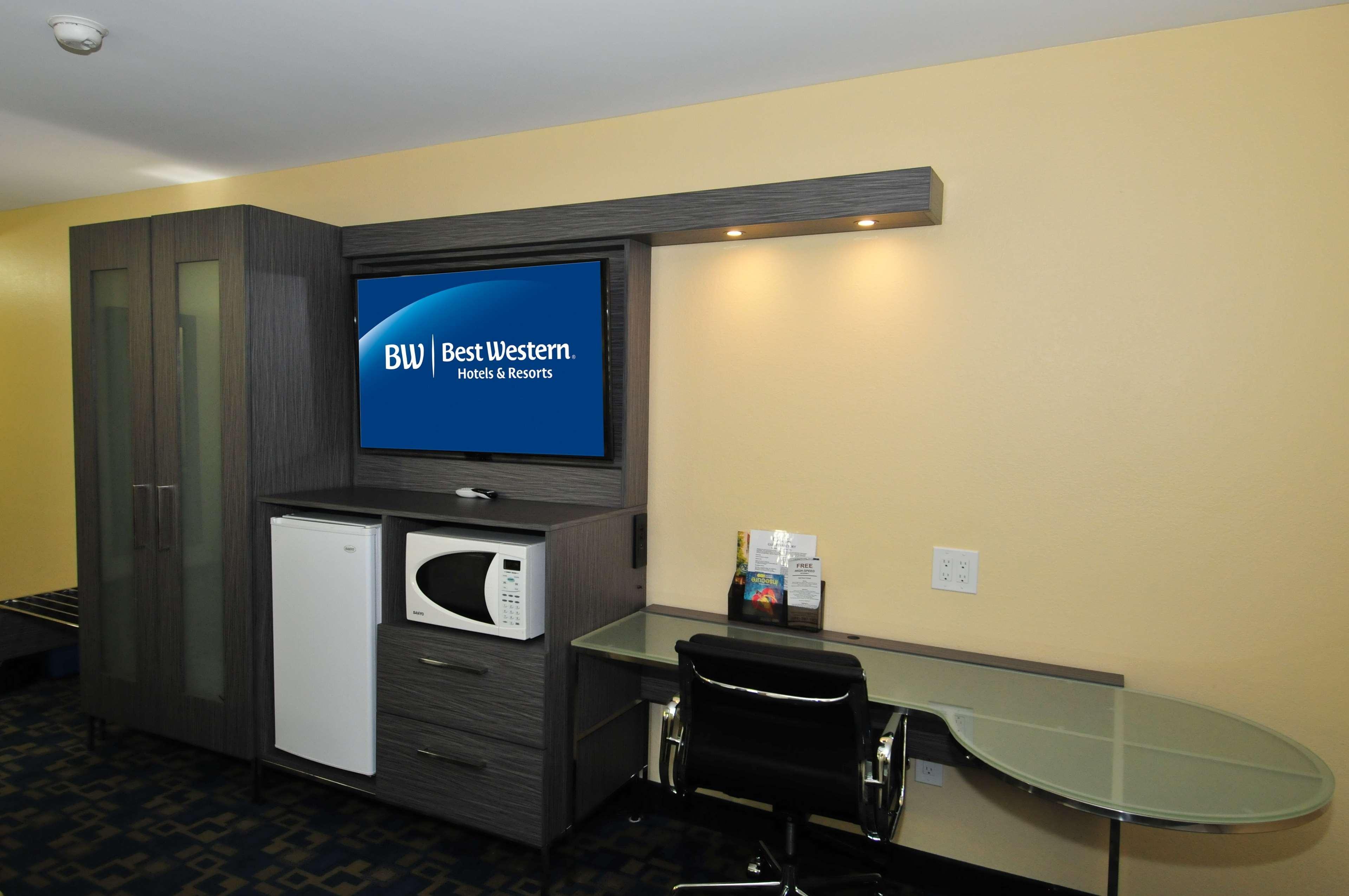 Best Western Antelope Inn & Suites Ред Блъф Екстериор снимка